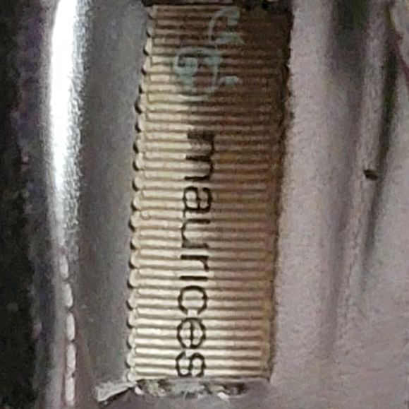 Maurices chunk heel, black, cut out pattern, zip back Size 7 - Picture 6 of 7